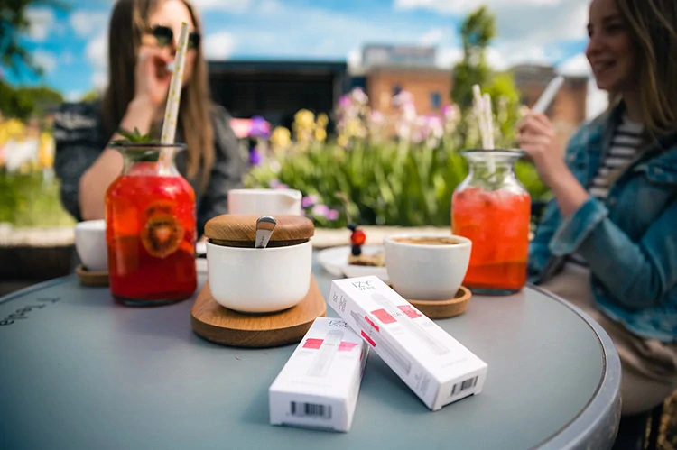 IZY VAPE ONE+ Blueberry Sour Raspberry 18 mg 1000 poťahov