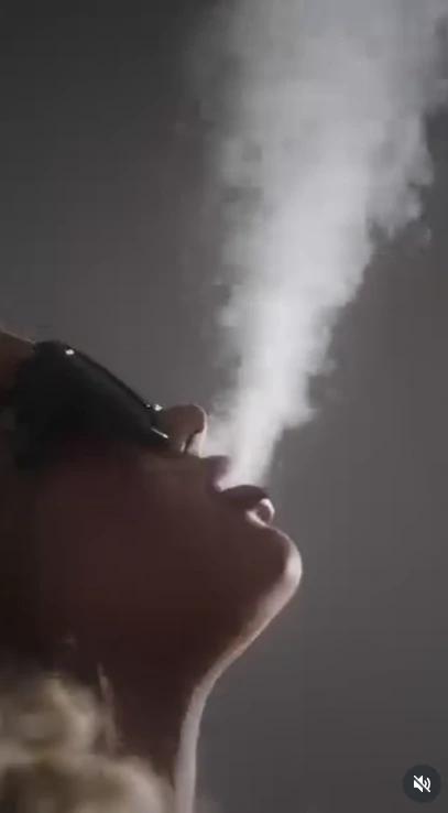 IZY VAPE ONE+ Blueberry Sour Raspberry 18 mg 1000 poťahov